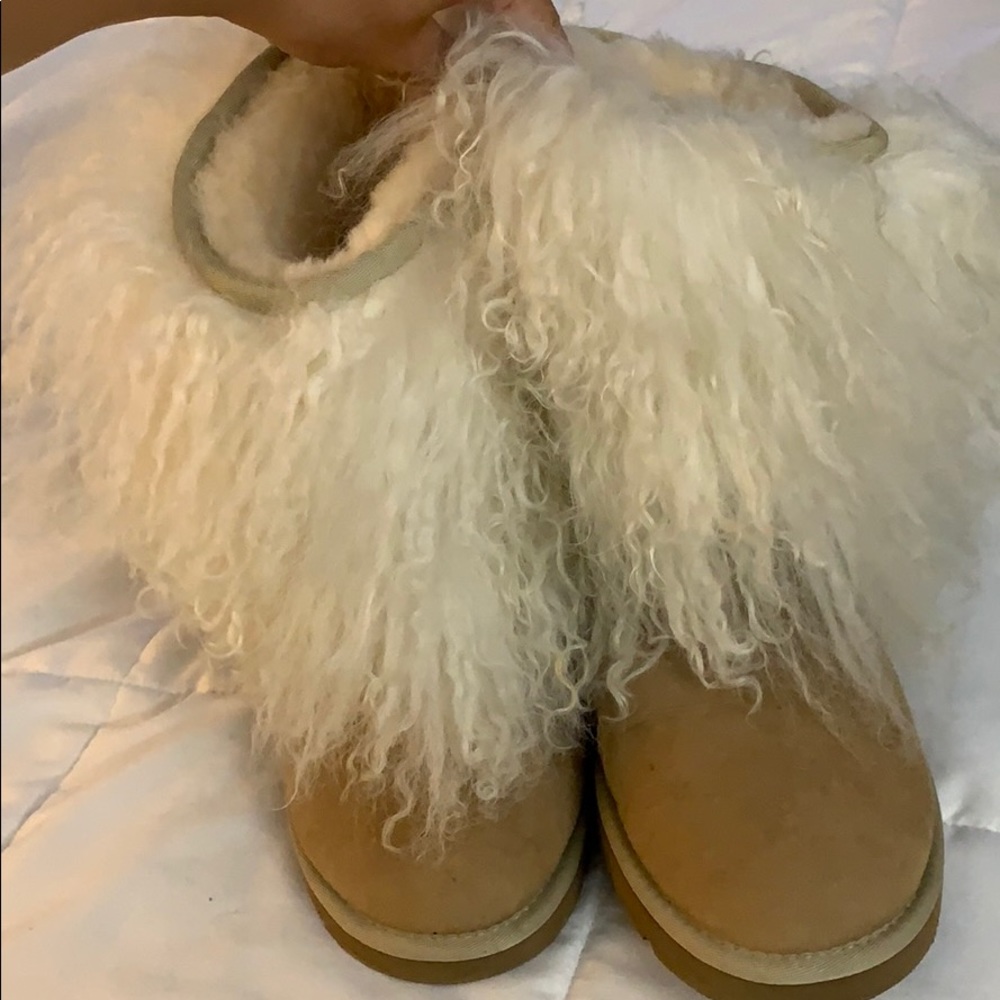 UGG Classic Short Sheepskin scuff sand
